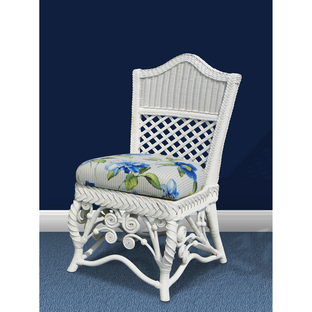 Chaise de salle à manger en rotin blanc avec coussin floral style victorien